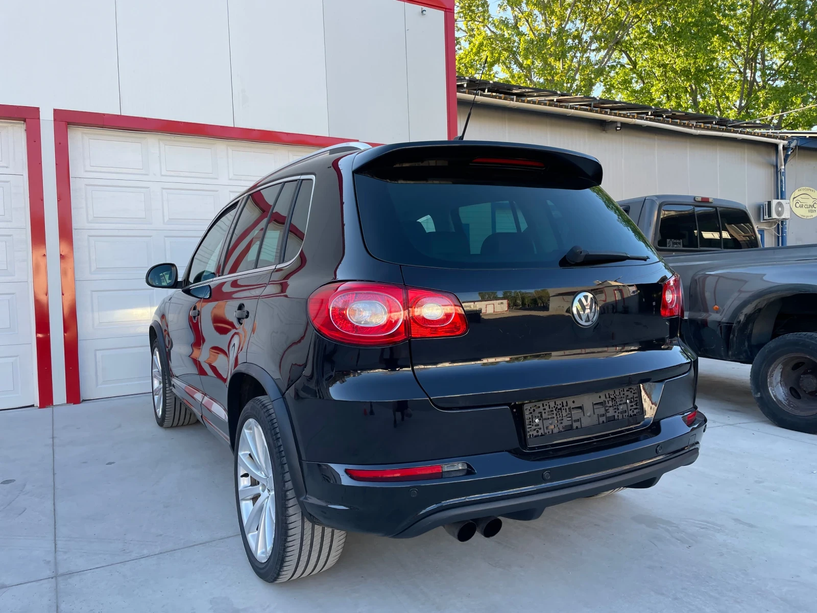 VW Tiguan R-line 4x4 DSG, снимка 8 - Автомобили и джипове - 55097814