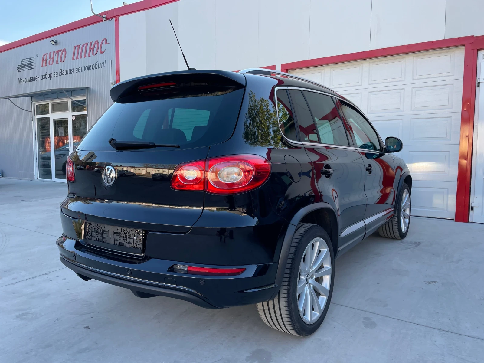 VW Tiguan R-line 4x4 DSG, снимка 7 - Автомобили и джипове - 55097814