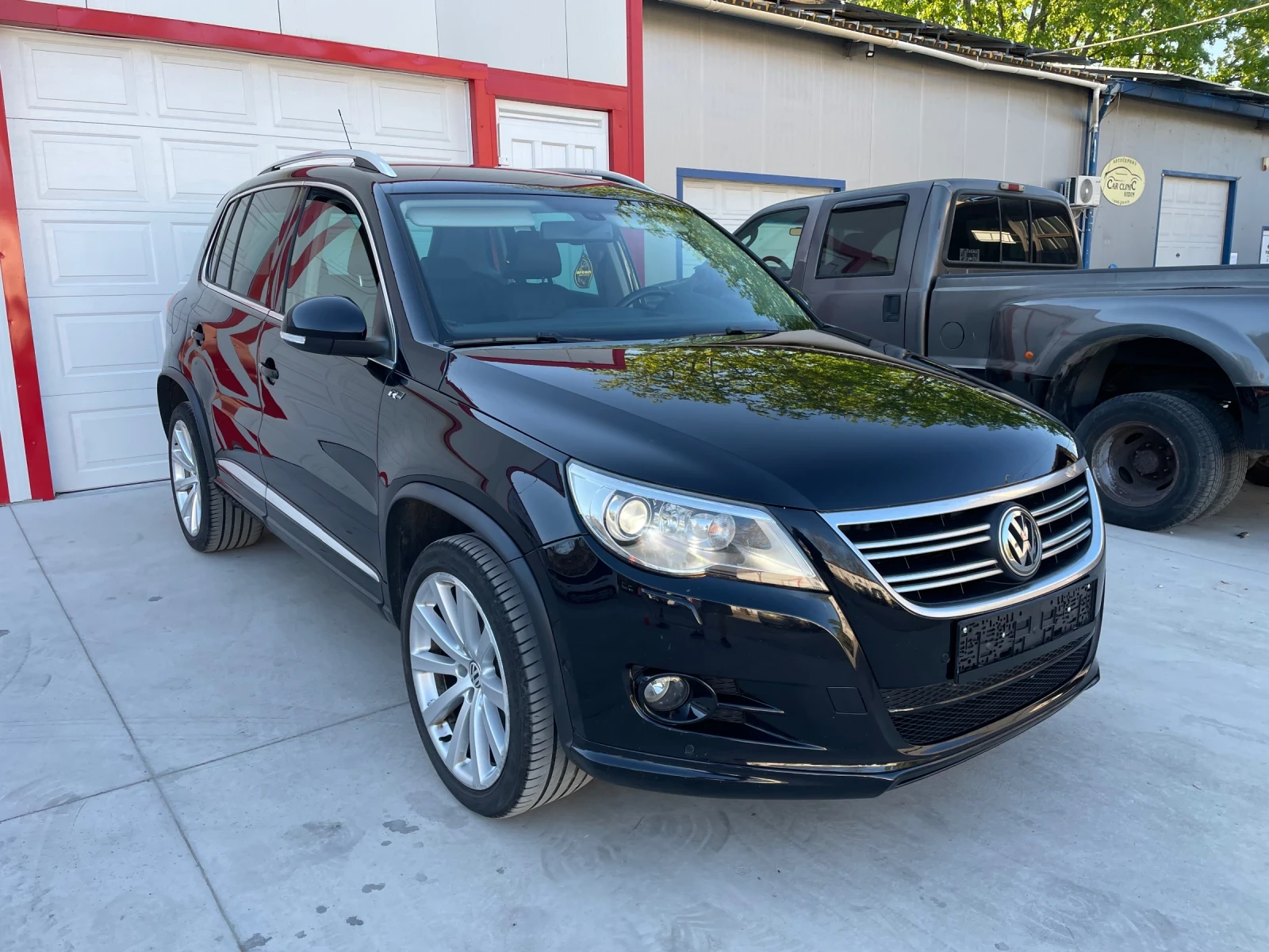 VW Tiguan R-line 4x4 DSG, снимка 3 - Автомобили и джипове - 55097814