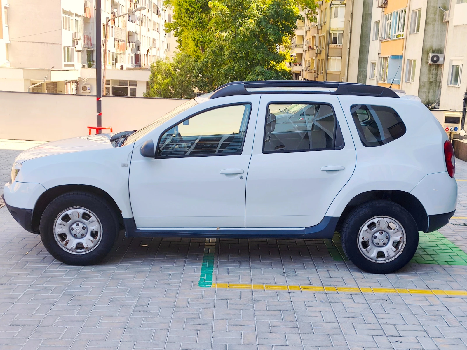 Dacia Duster 1.5 dCi 110 4x4, снимка 8 - Автомобили и джипове - 55536768
