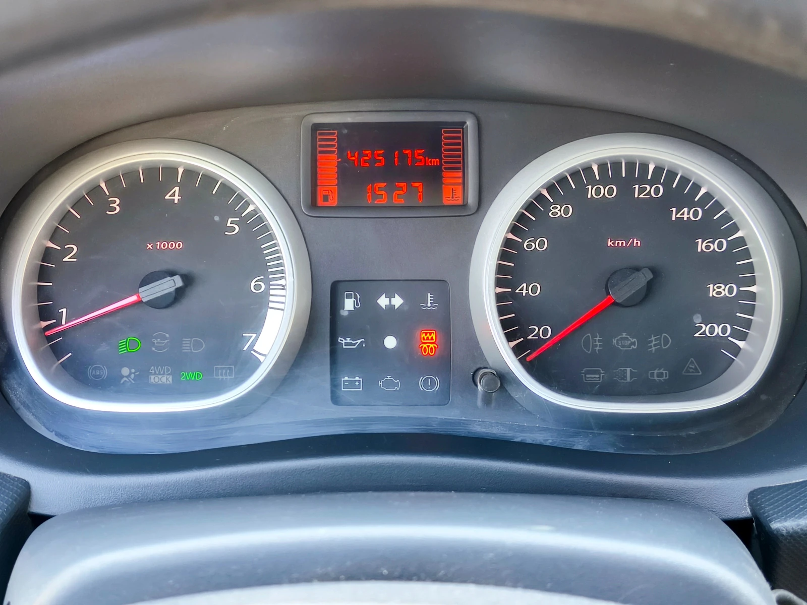 Dacia Duster 1.5 dCi 110 4x4, снимка 15 - Автомобили и джипове - 55536768