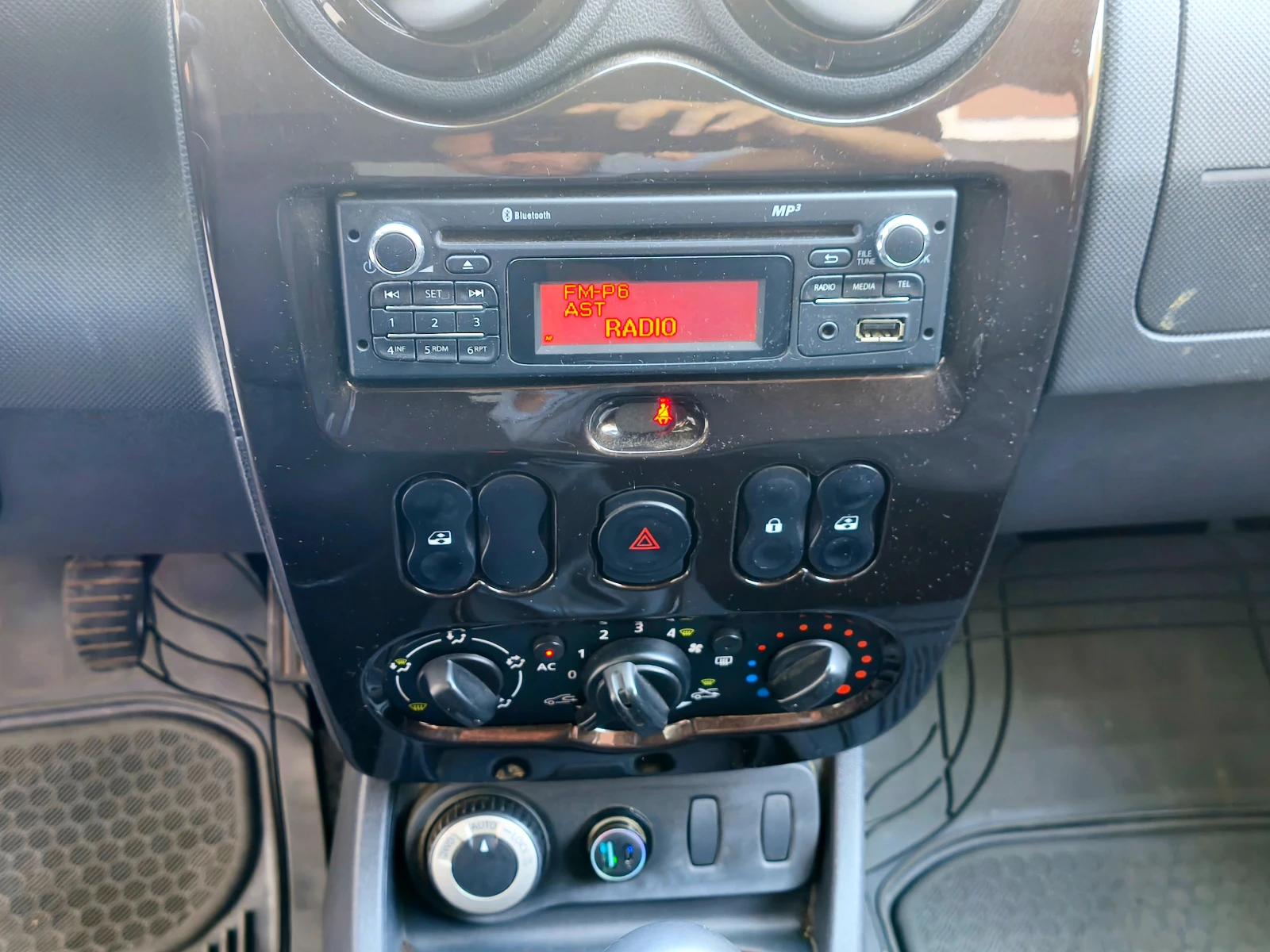 Dacia Duster 1.5 dCi 110 4x4, снимка 16 - Автомобили и джипове - 55536768