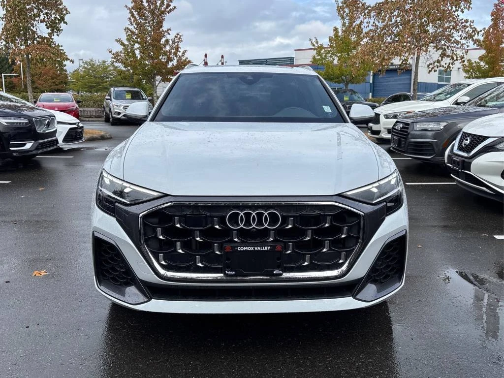Audi Q8 Progressiv 55 TFSI * CARFAX* ОПЦИЯ ЗА ФИНАНСИРАНЕ*, снимка 2 - Автомобили и джипове - 55951450