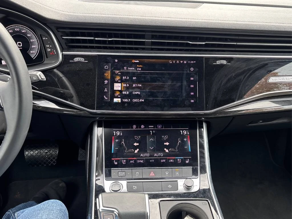 Audi Q8 Progressiv 55 TFSI * CARFAX* ОПЦИЯ ЗА ФИНАНСИРАНЕ*, снимка 8 - Автомобили и джипове - 55951450