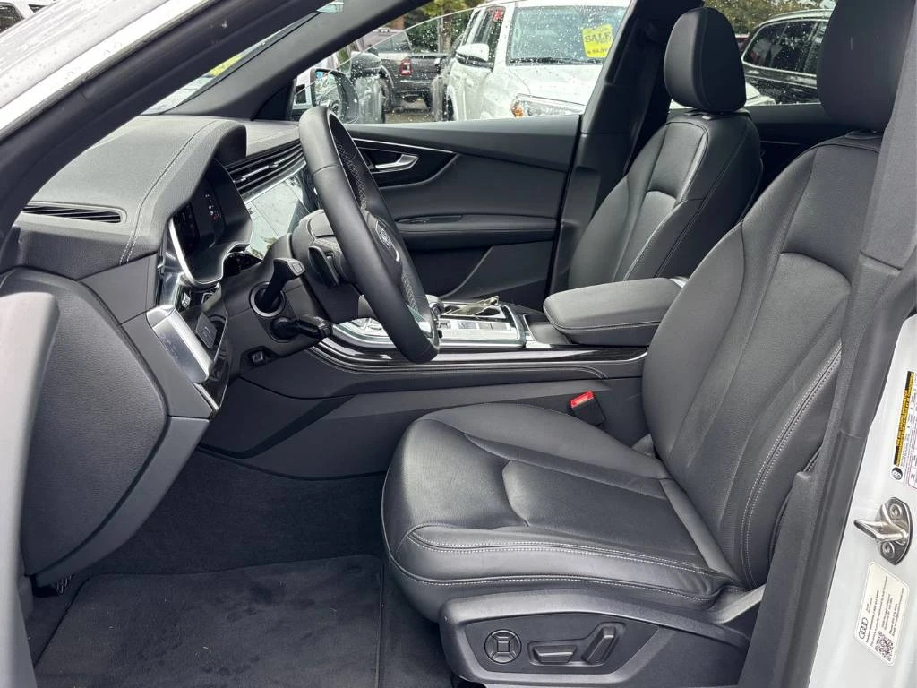 Audi Q8 Progressiv 55 TFSI * CARFAX* ОПЦИЯ ЗА ФИНАНСИРАНЕ*, снимка 10 - Автомобили и джипове - 55951450