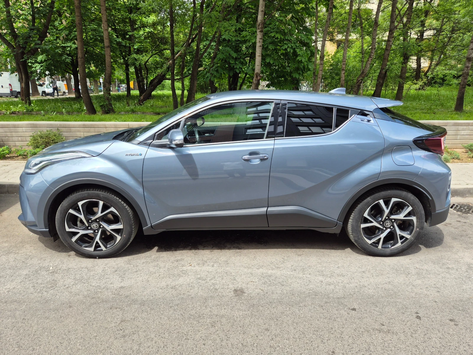 Toyota C-HR 2.0 Hybrid Гаранция 2030, снимка 11 - Автомобили и джипове - 56239064