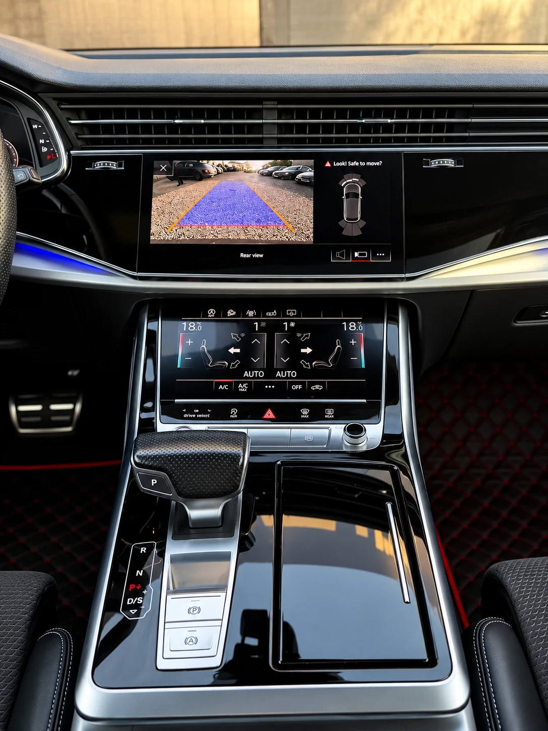 Audi Q8 50TDI| S-LINE| RSQ8-PACK| PANO| MATRIX| ЛИЗИНГ, снимка 11 - Автомобили и джипове - 56338305