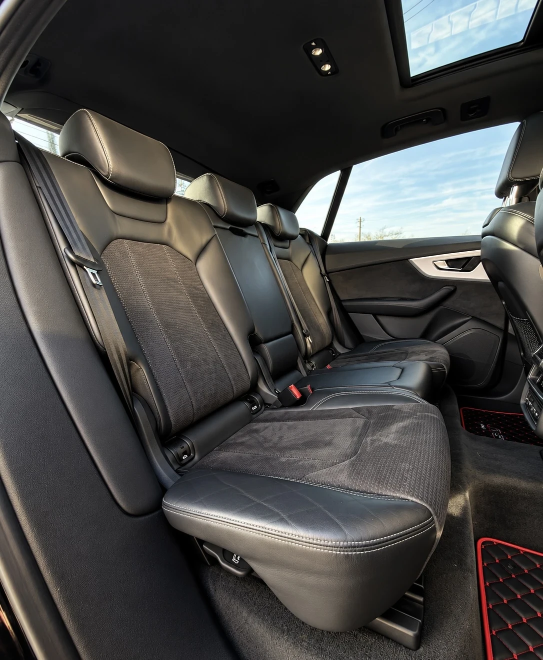 Audi Q8 50TDI| S-LINE| RSQ8-PACK| PANO| MATRIX| ЛИЗИНГ, снимка 8 - Автомобили и джипове - 56338305