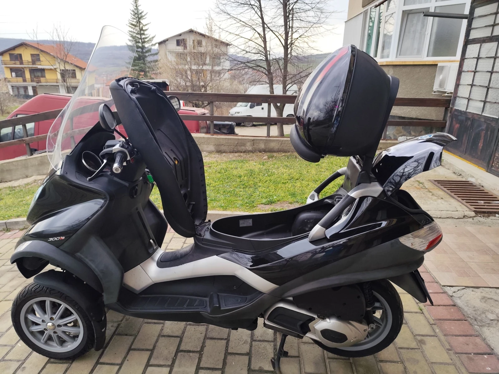Piaggio Mp3 300ie, снимка 10 - Мотоциклети и мототехника - 54718864