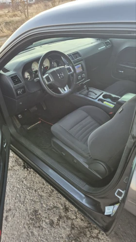    Dodge Challenger 5.7RT HEMI