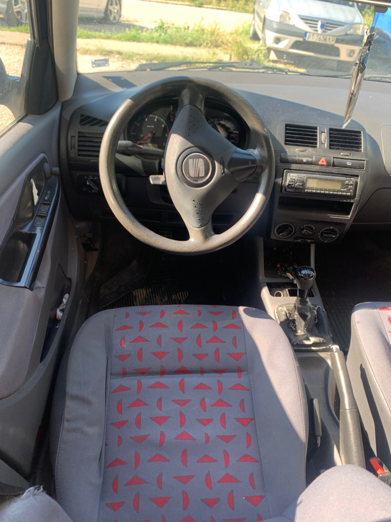 Seat Cordoba, снимка 2 - Автомобили и джипове - 46095752