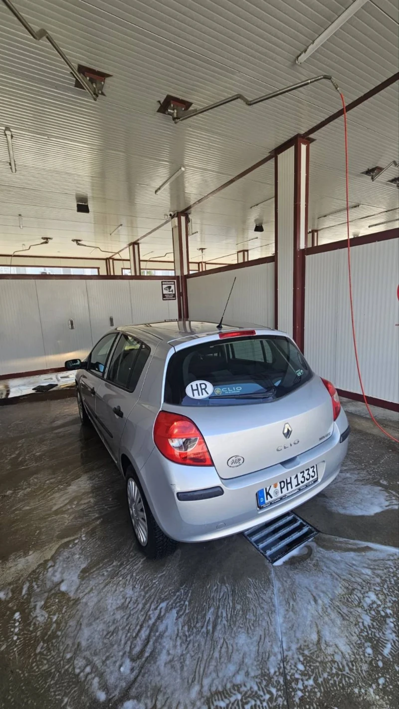 Renault Clio 1.2 i, снимка 4 - Автомобили и джипове - 47107479