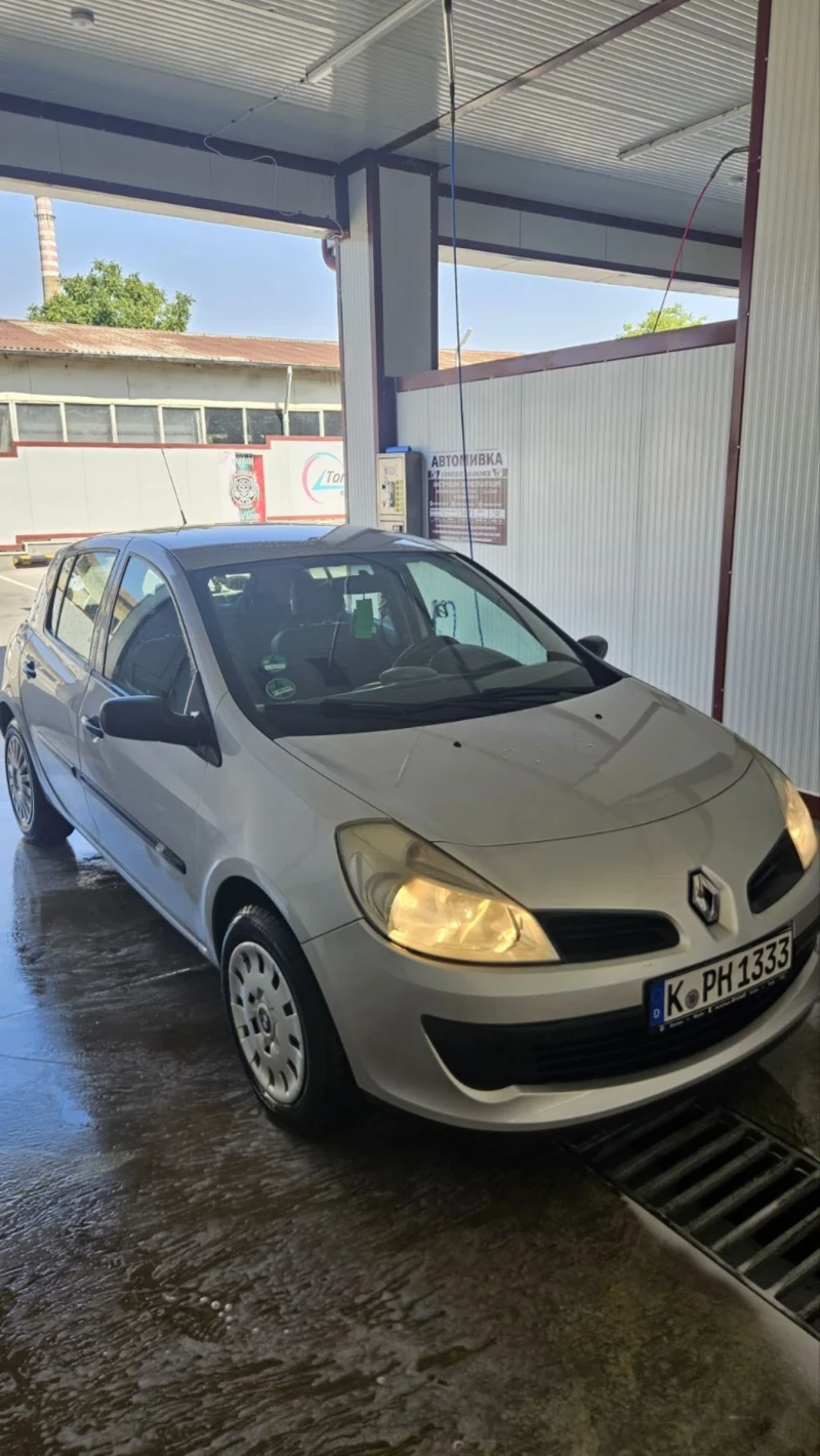 Renault Clio 1.2 i, снимка 2 - Автомобили и джипове - 47107479