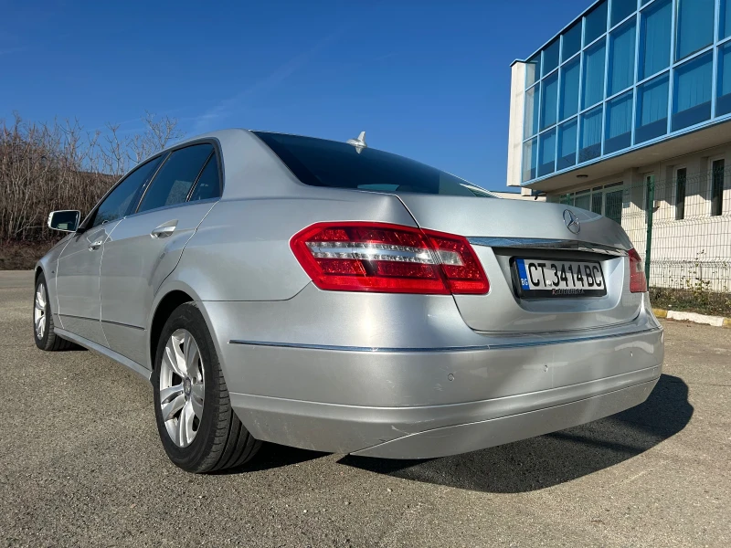 Mercedes-Benz E 220, снимка 7 - Автомобили и джипове - 48497682