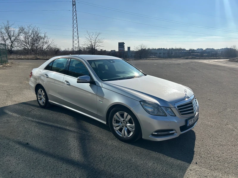 Mercedes-Benz E 220, снимка 6 - Автомобили и джипове - 48497682