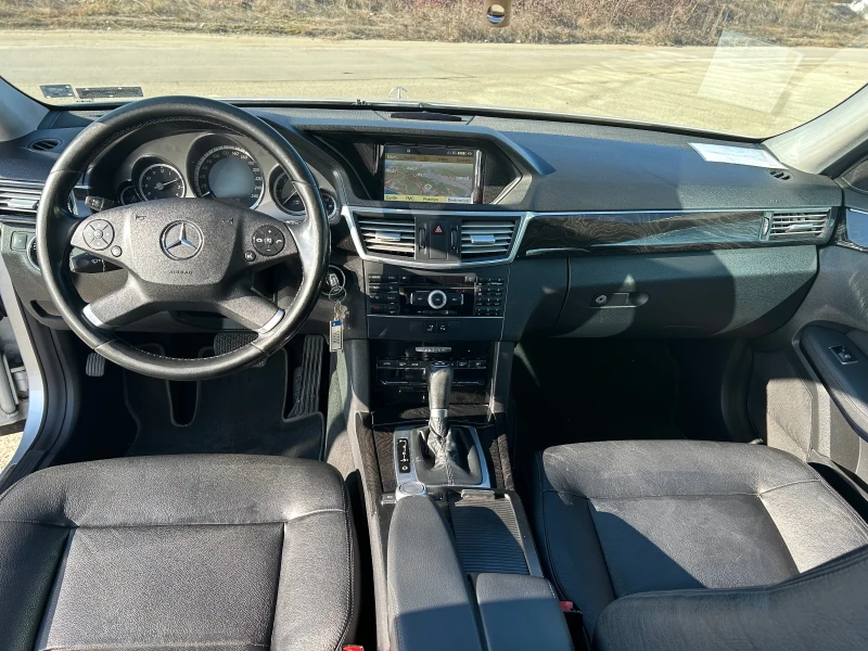 Mercedes-Benz E 220, снимка 4 - Автомобили и джипове - 48497682