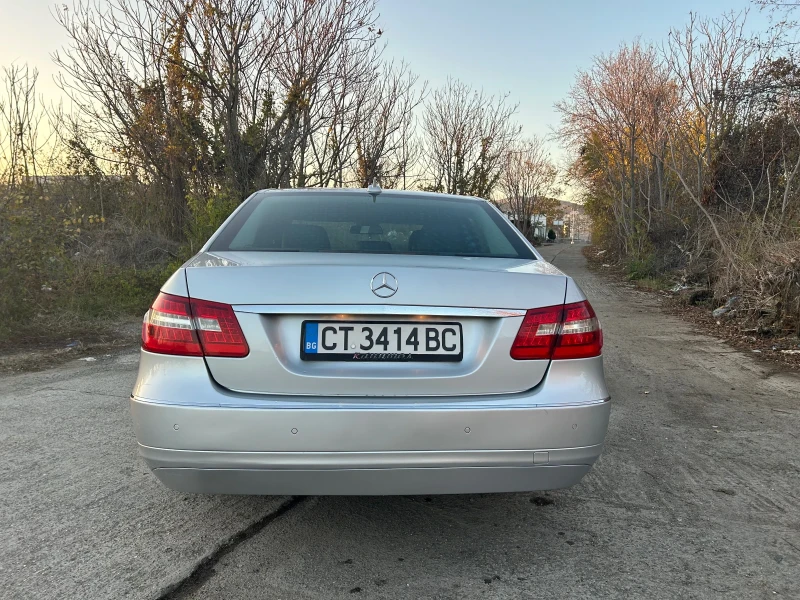 Mercedes-Benz E 220, снимка 7 - Автомобили и джипове - 48497682