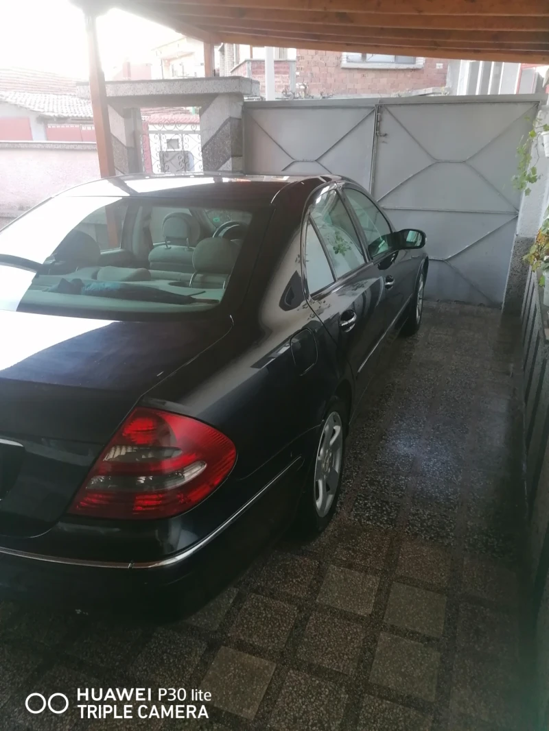 Mercedes-Benz E 220 220CDI, снимка 3 - Автомобили и джипове - 49327700