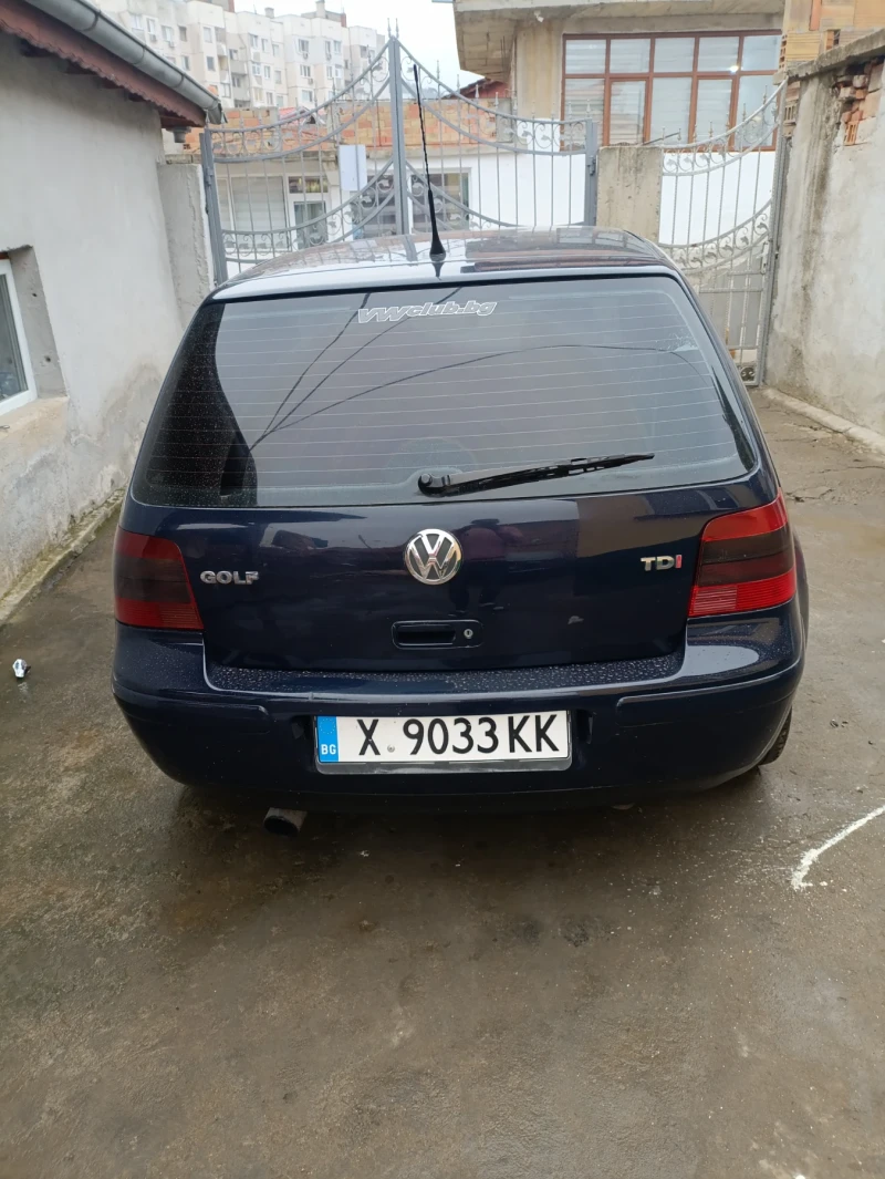 VW Golf, снимка 1 - Автомобили и джипове - 49400124