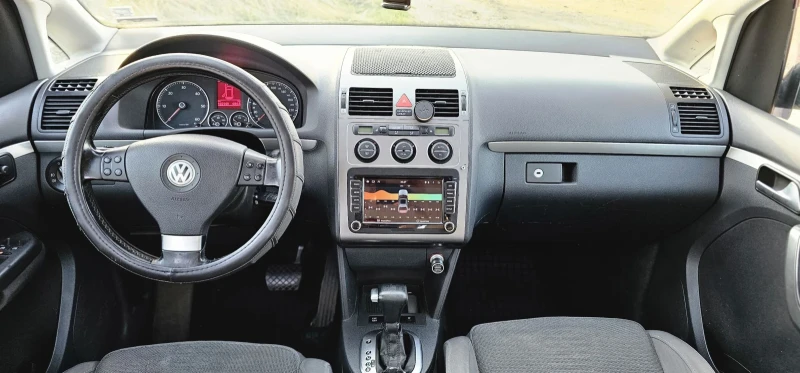 VW Touran 2.0 140 DSG* 6 BMM 8 - клапана, снимка 15 - Автомобили и джипове - 52152831
