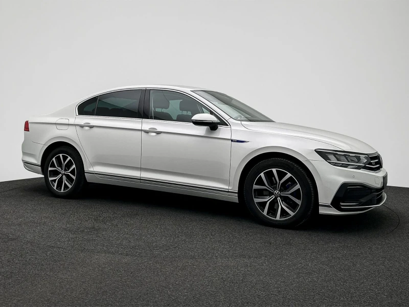 VW Passat GTE, снимка 5 - Автомобили и джипове - 52938336