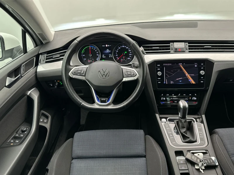 VW Passat GTE, снимка 6 - Автомобили и джипове - 52938336