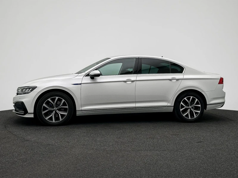 VW Passat GTE, снимка 4 - Автомобили и джипове - 52938336