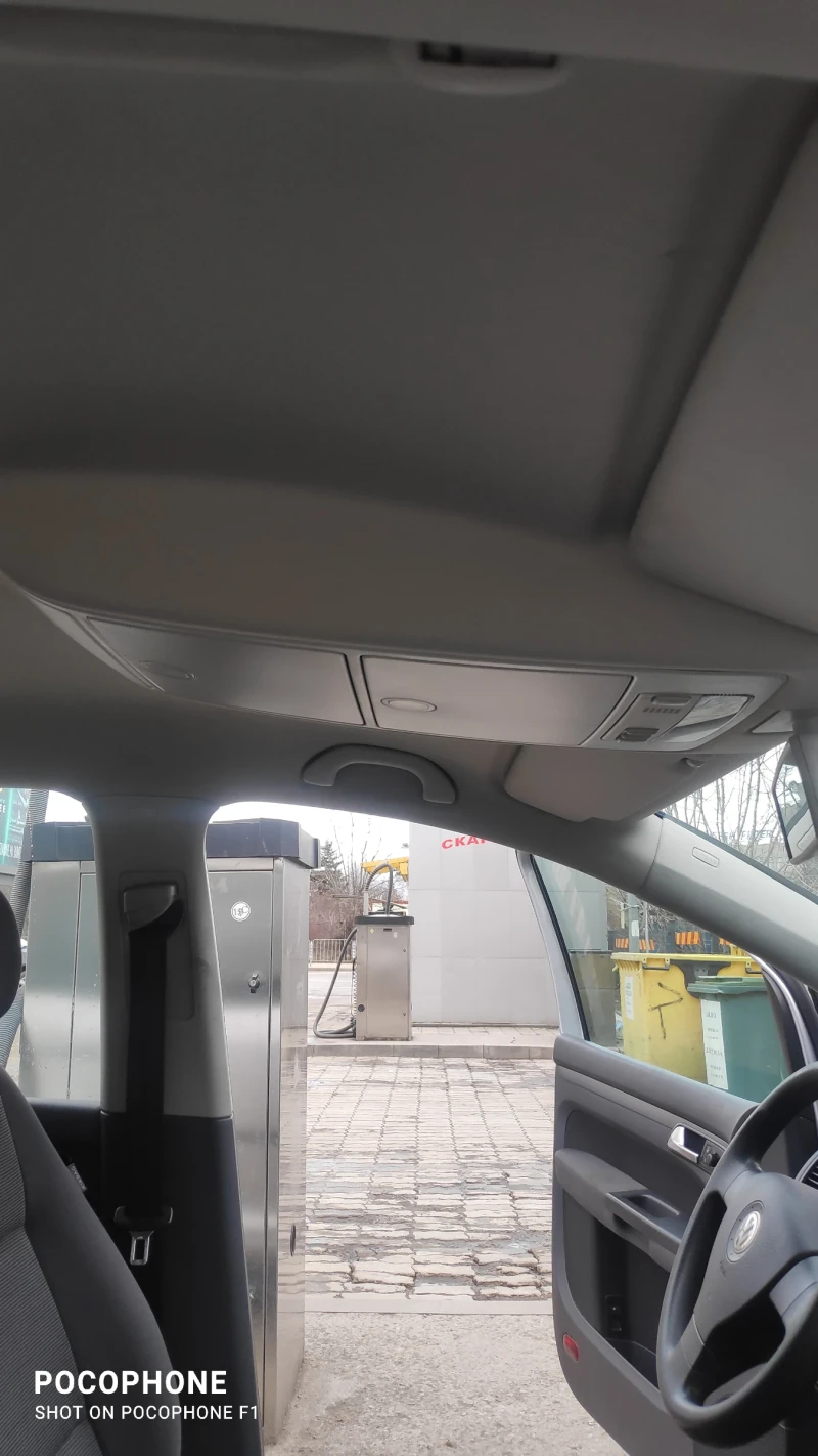 VW Touran, снимка 14 - Автомобили и джипове - 53433845