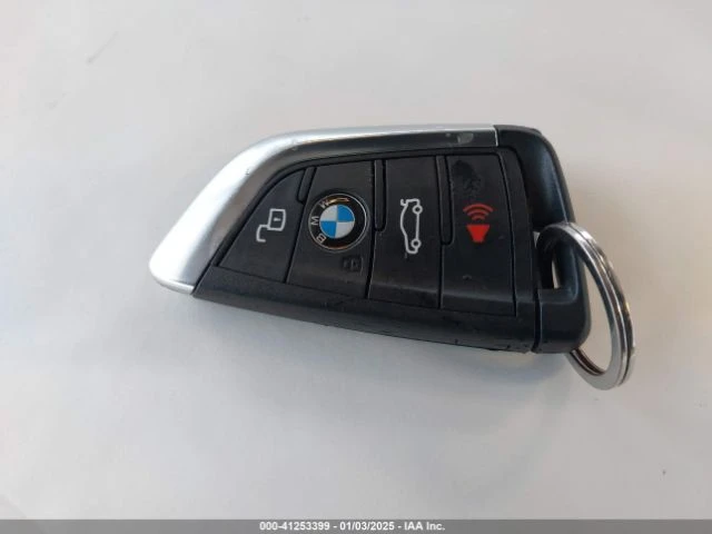 BMW 330 330I XDRIVE проверена, лека щета, снимка 11 - Автомобили и джипове - 48783303