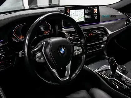 BMW 530 xDrive* AвтоКредит* (ЦЕНА ДО БГ), снимка 11 - Автомобили и джипове - 55316411
