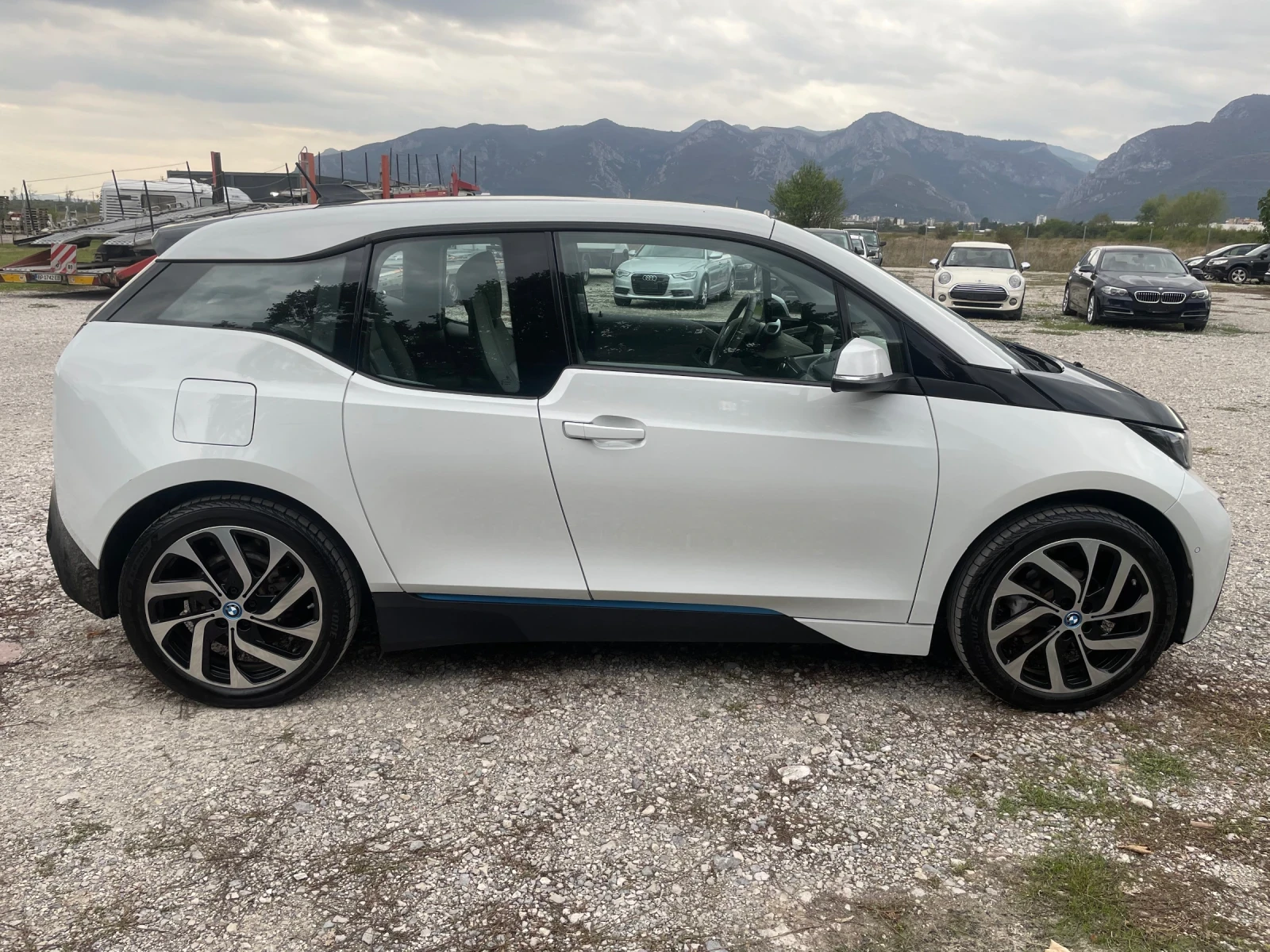 BMW i3 Камера-Голяма навигация Лед фарове Термопомпа- - изображение 7