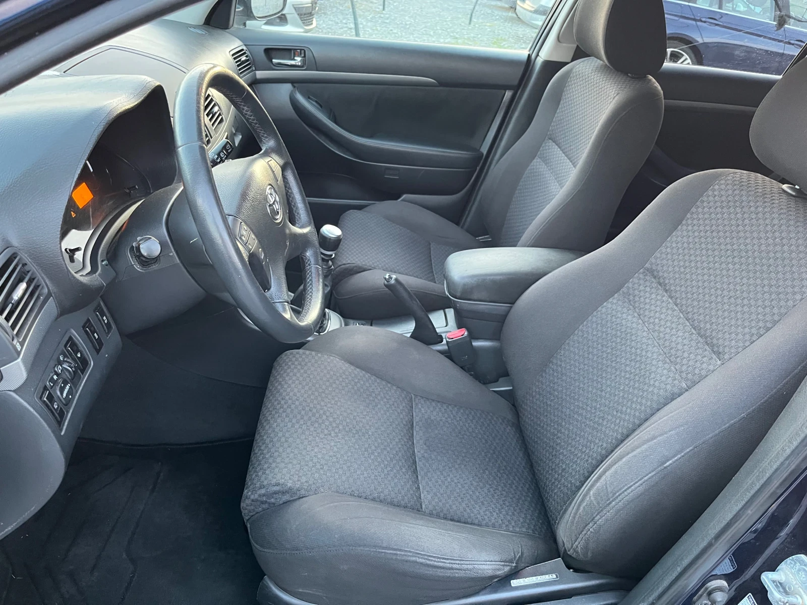 Toyota Avensis 2.0 D4D 126k facelift  - изображение 10