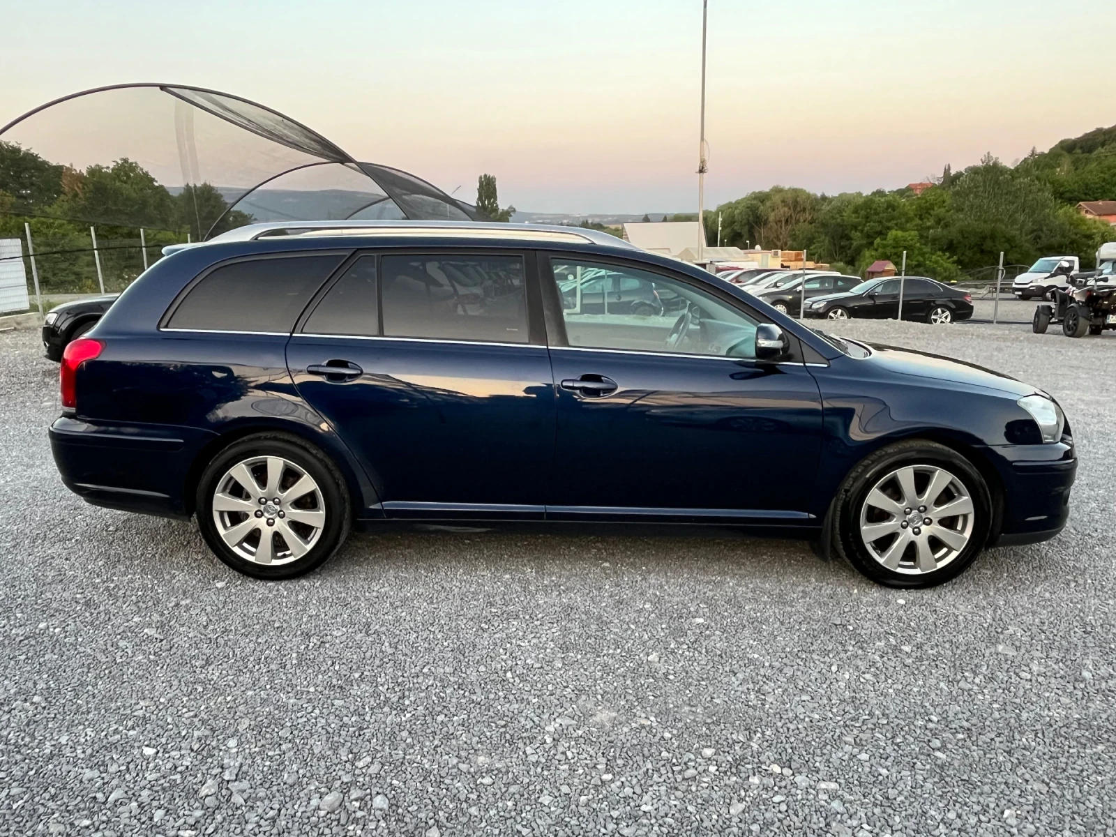 Toyota Avensis 2.0 D4D 126k facelift  - изображение 7