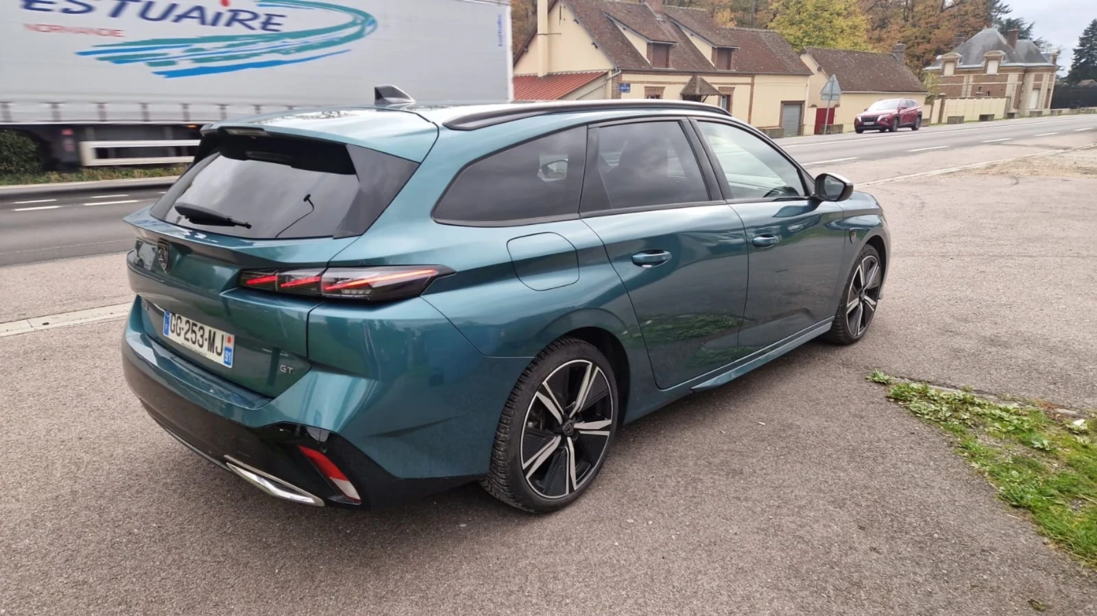 Peugeot 308 1. 5GT BlueHDi 131 S&S EAT8 - изображение 6