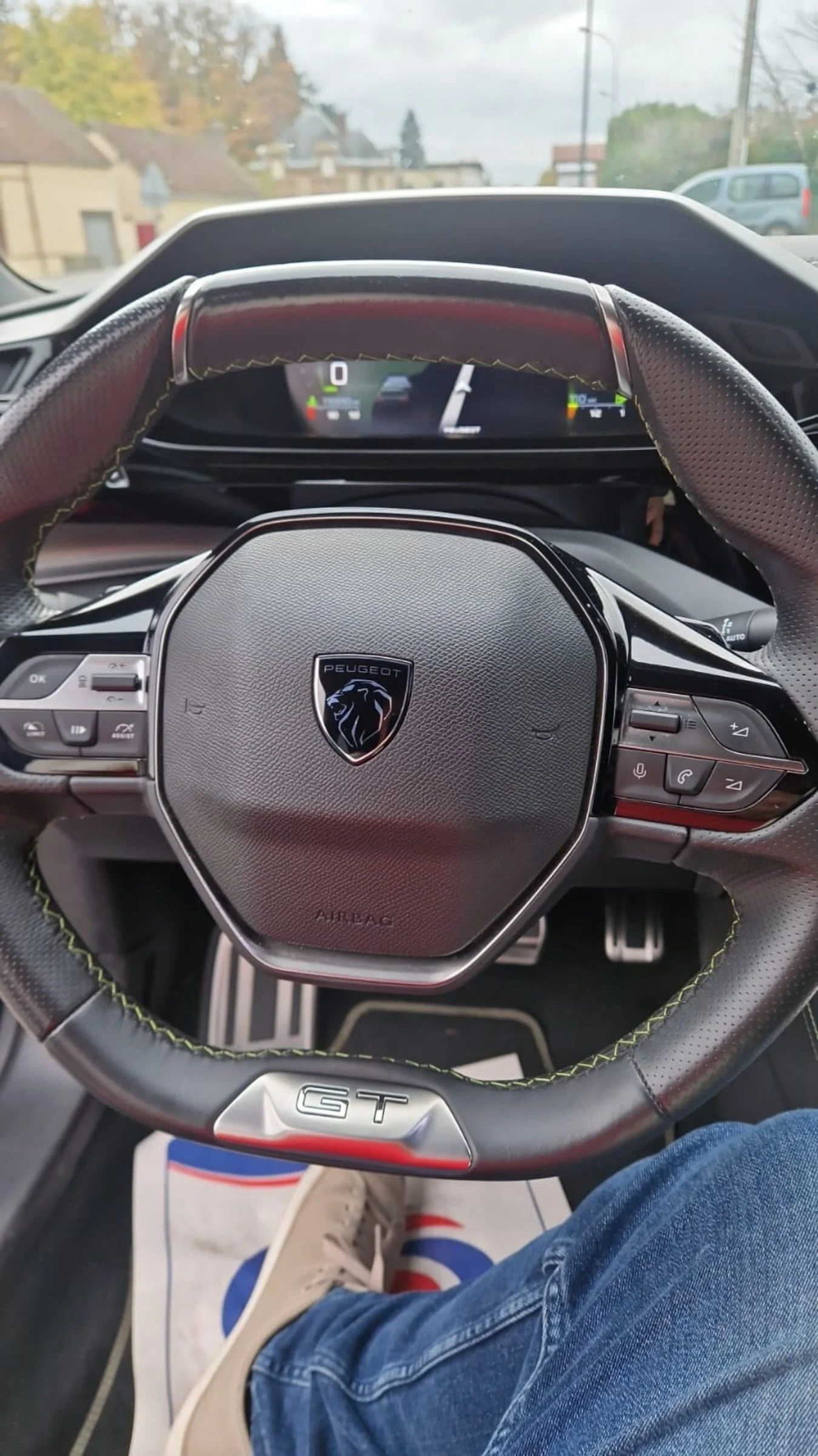 Peugeot 308 1. 5GT BlueHDi 131 S&S EAT8 - изображение 9