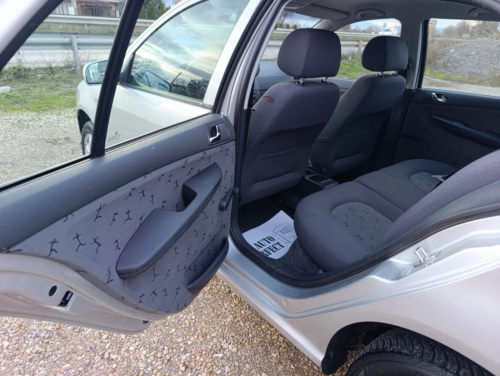 Skoda Fabia 1.4i-16v 101. | Mobile.bg   11