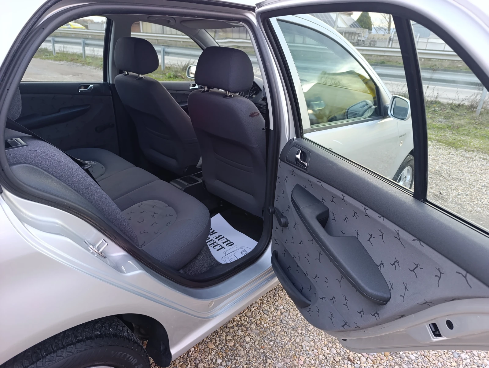 Skoda Fabia 1.4i-16v 101. | Mobile.bg   14