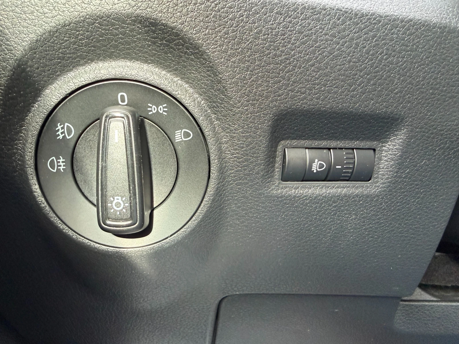 Skoda Fabia 1.4d 90 �.�./�������� 6 ������ | Mobile.bg � ����������� 14