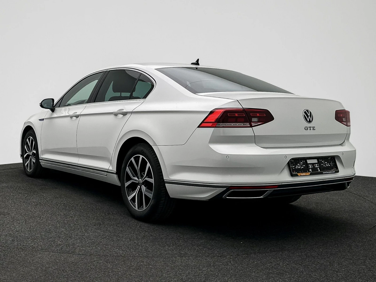VW Passat GTE - изображение 2