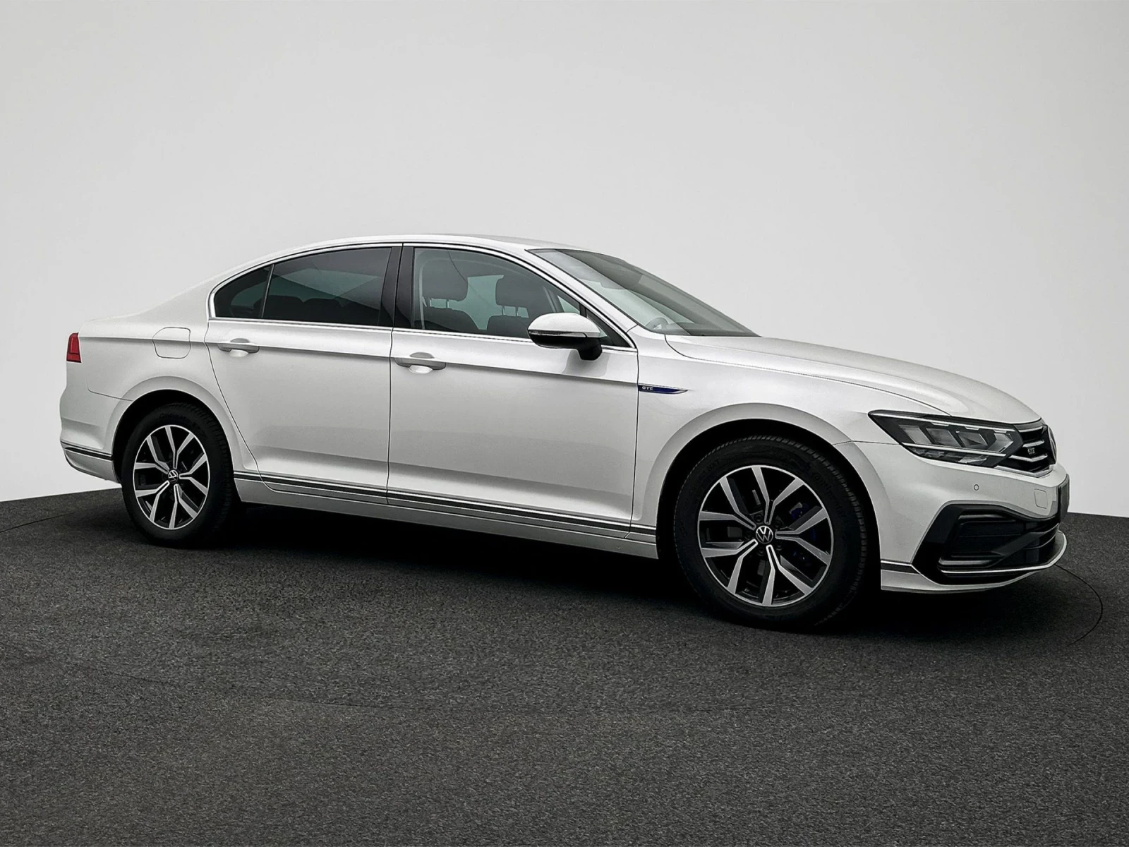 VW Passat GTE - изображение 5