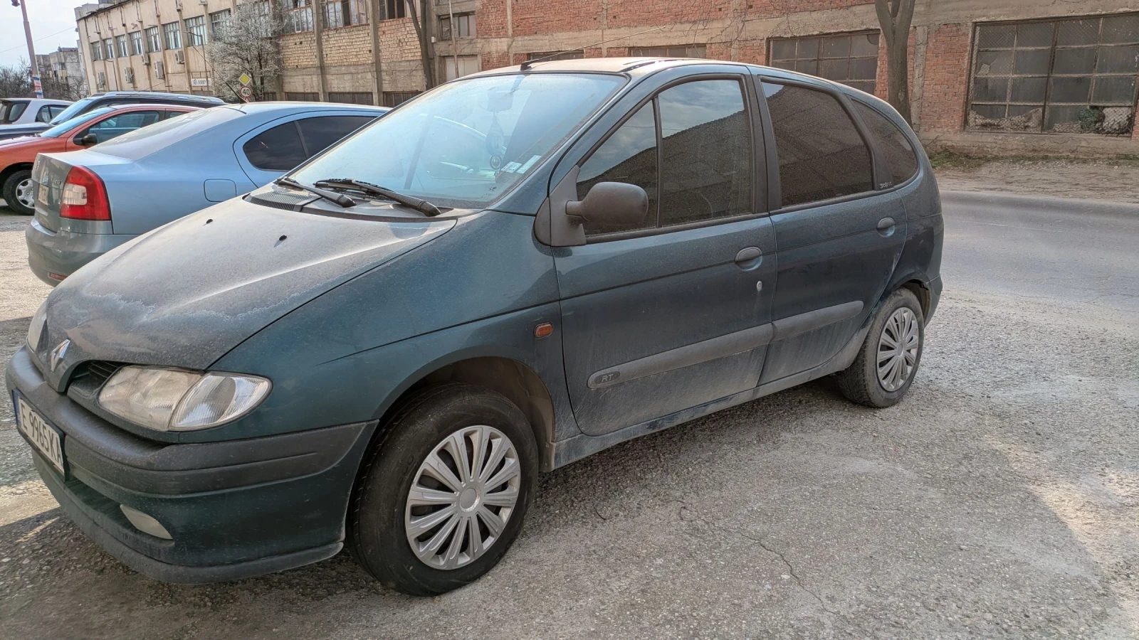 Renault Megane Scenic 1.6 i, снимка 3 - Автомобили и джипове - 53892564