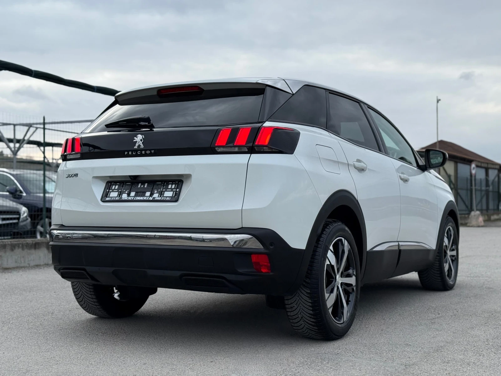 Peugeot 3008 1.6-BLUEHDI-PODGREV-PAMET-KOJA-360-KAMERA-FULL, снимка 6 - Автомобили и джипове - 53922545