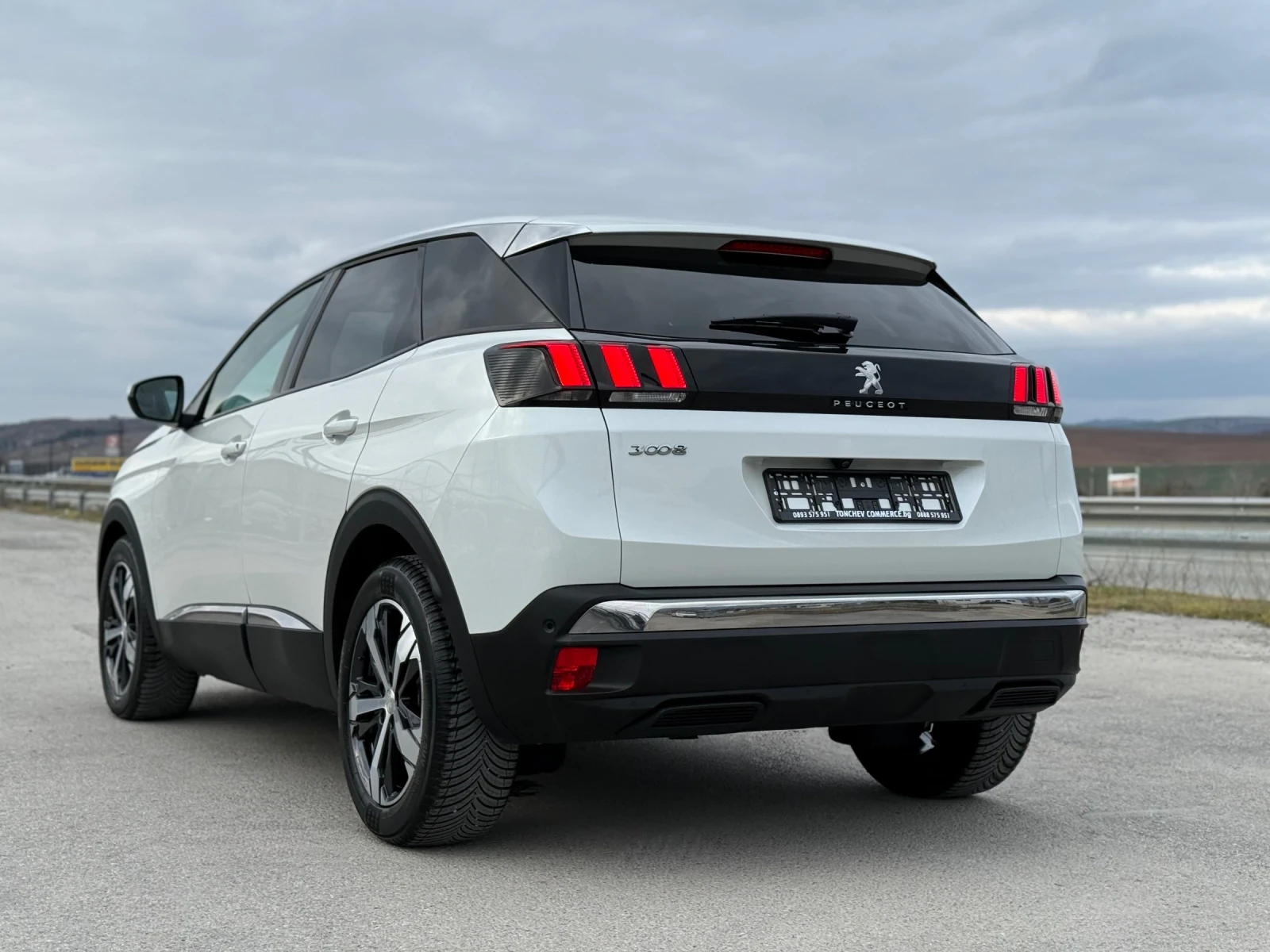 Peugeot 3008 1.6-BLUEHDI-PODGREV-PAMET-KOJA-360-KAMERA-FULL, снимка 4 - Автомобили и джипове - 53922545