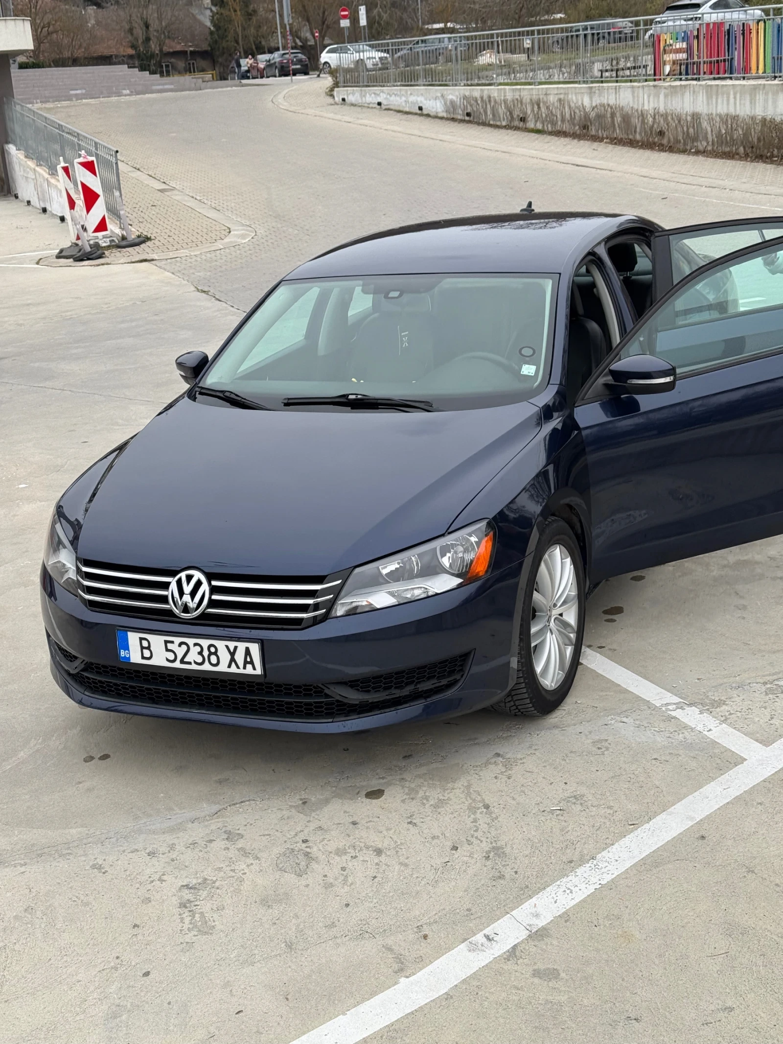 VW Passat, снимка 17 - Автомобили и джипове - 53936751