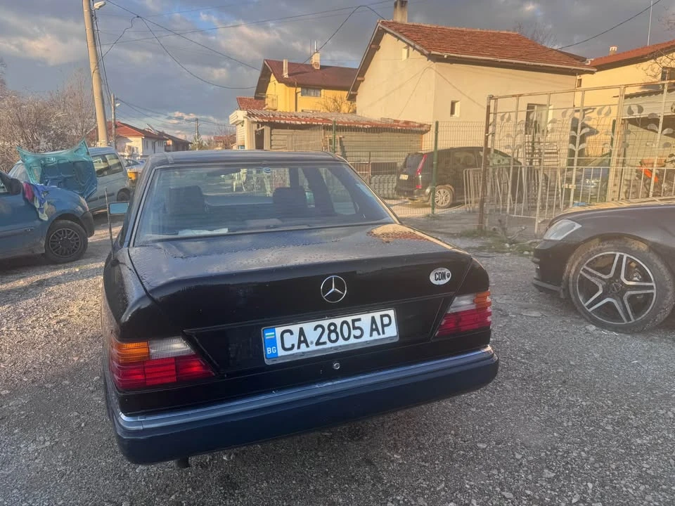 Mercedes-Benz 124 2.3, снимка 7 - Автомобили и джипове - 54188044