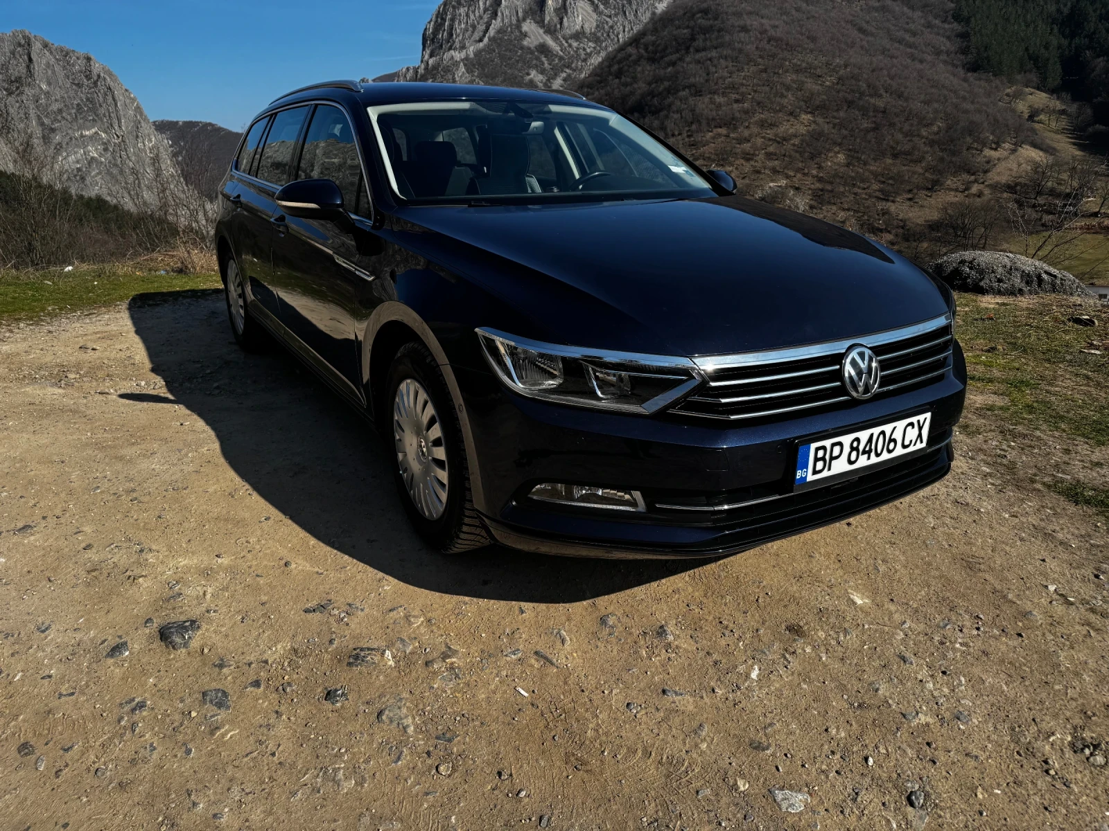 VW Passat В 8 comfort Line variant, снимка 5 - Автомобили и джипове - 54214675