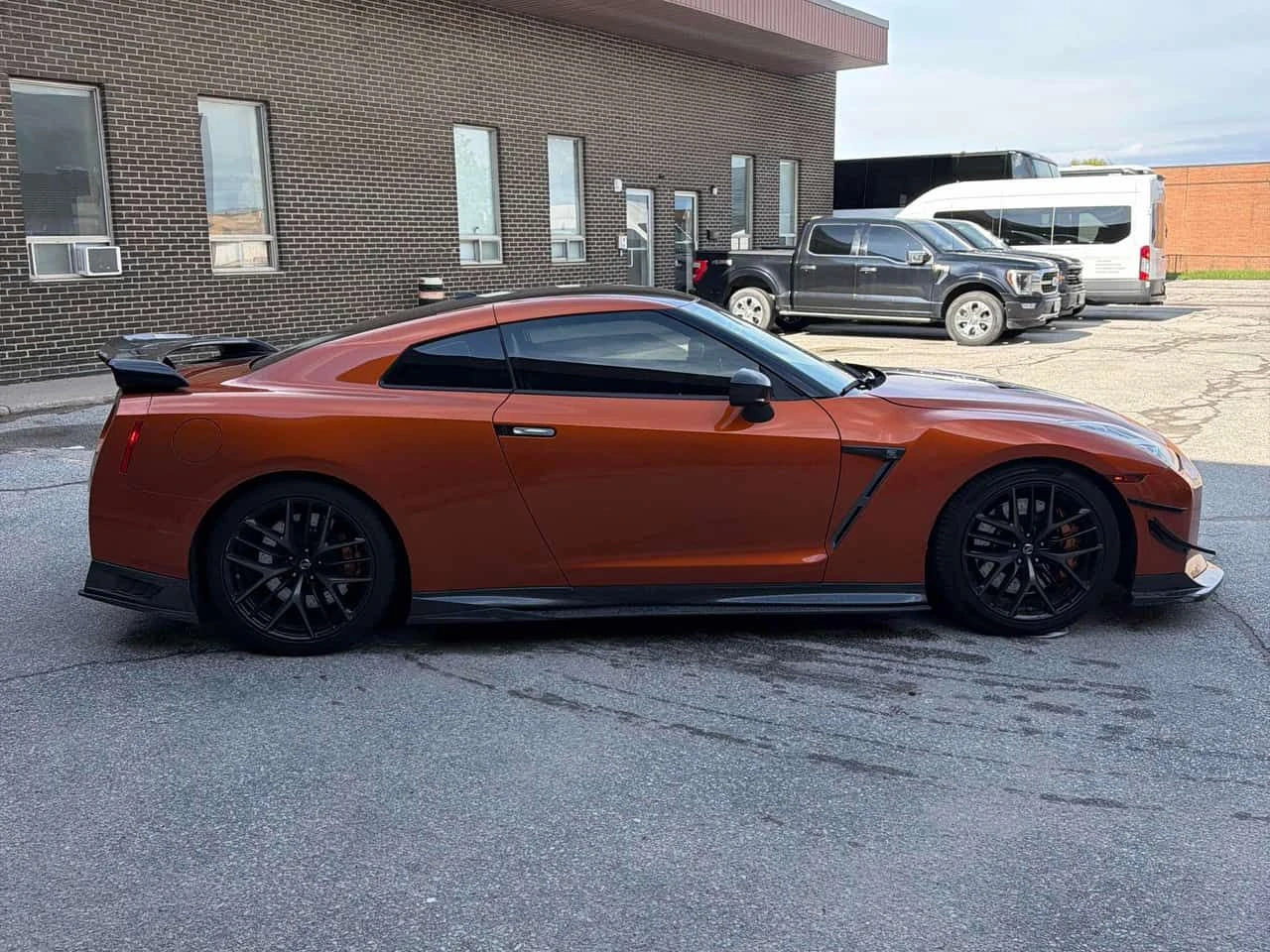 Nissan Gt-r Carbon Body Kit | Titanium Exhaust | CARFAX, снимка 3 - Автомобили и джипове - 54451208