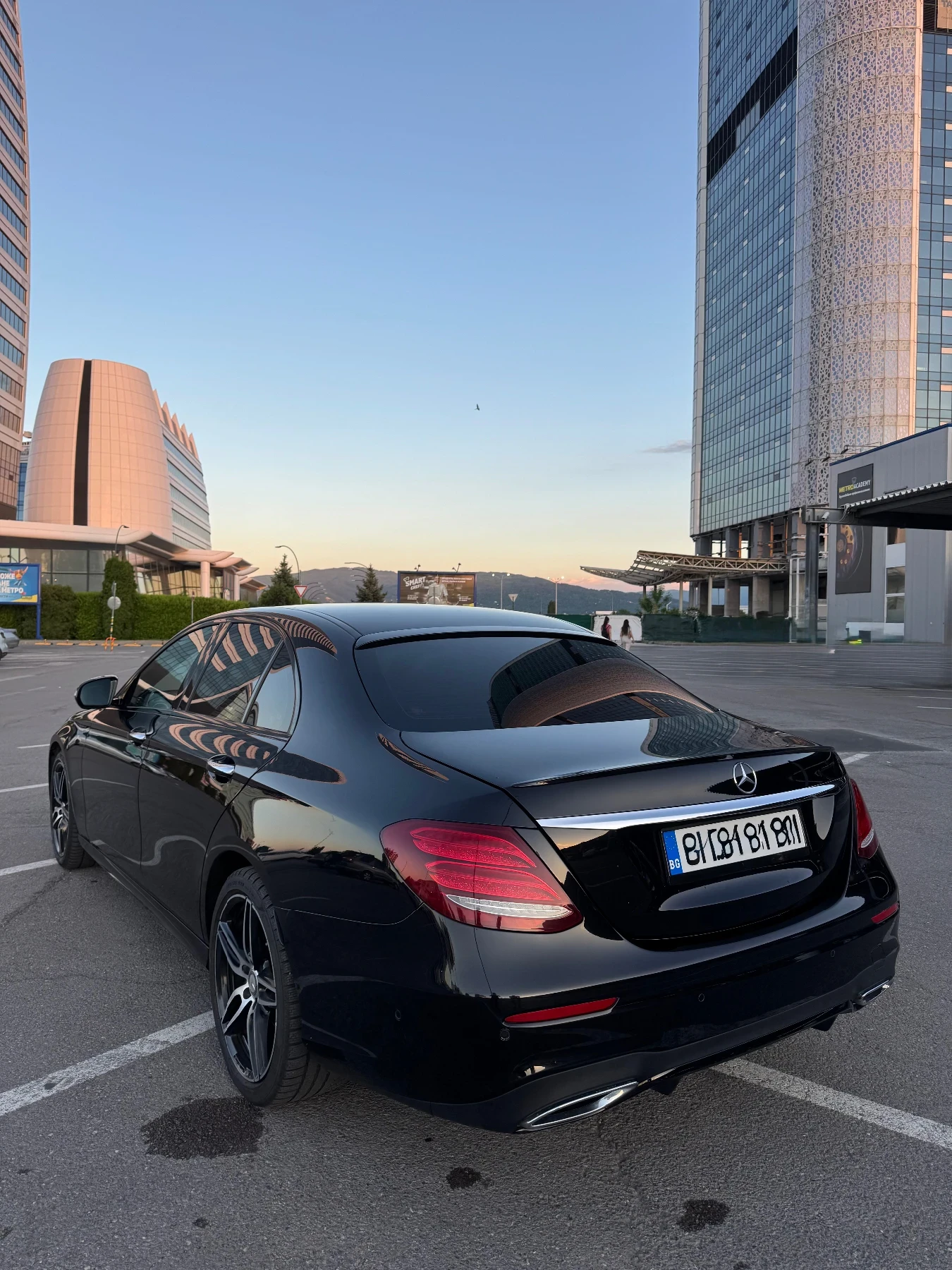 Mercedes-Benz E 220 Digital, Burmester, Lane Assist, Сменена Верига, снимка 4 - Автомобили и джипове - 54681834