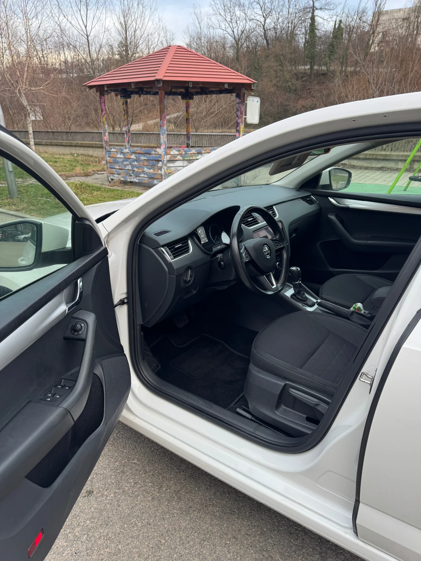 Skoda Octavia 2.0d 150к.с. DSG, снимка 6 - Автомобили и джипове - 54724597
