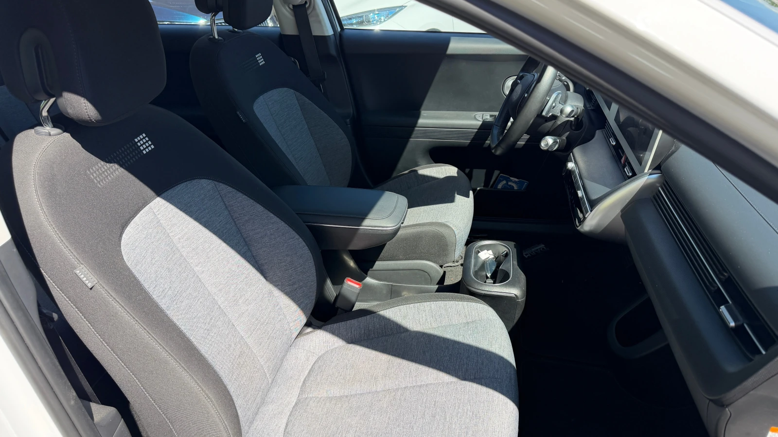 Hyundai Ioniq 5 Dynamiqe 4x4 в ГАРАНЦИЯ, снимка 11 - Автомобили и джипове - 55161384